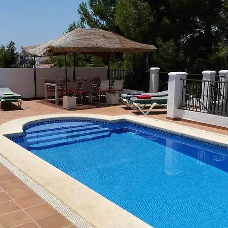 Burriana Sleeps 8 Private Pool Nerja