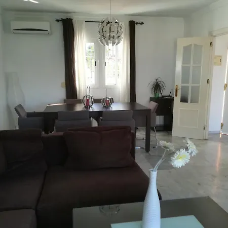 Holiday home Burriana Sleeps 8 Private Pool Nerja